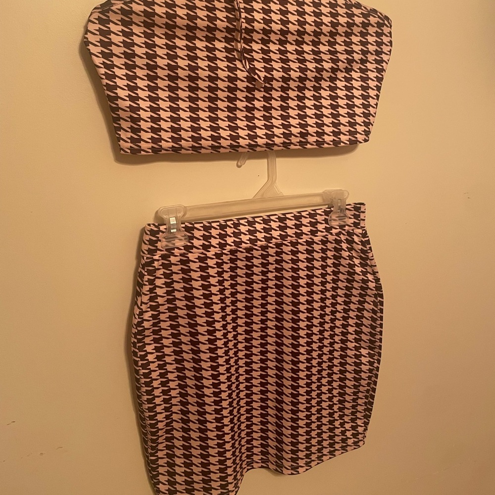 CLOTHES FOR SALE - Picture 2 of 16